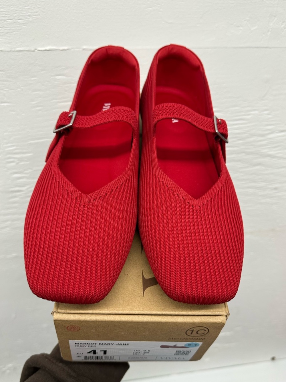 Vivaia Mary Jane - Ruby red